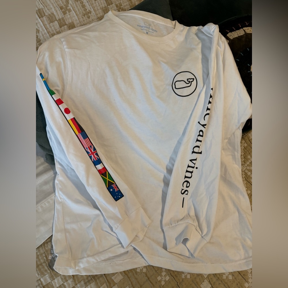 Vineyard Vines World Flags Long sleeve shirt M
